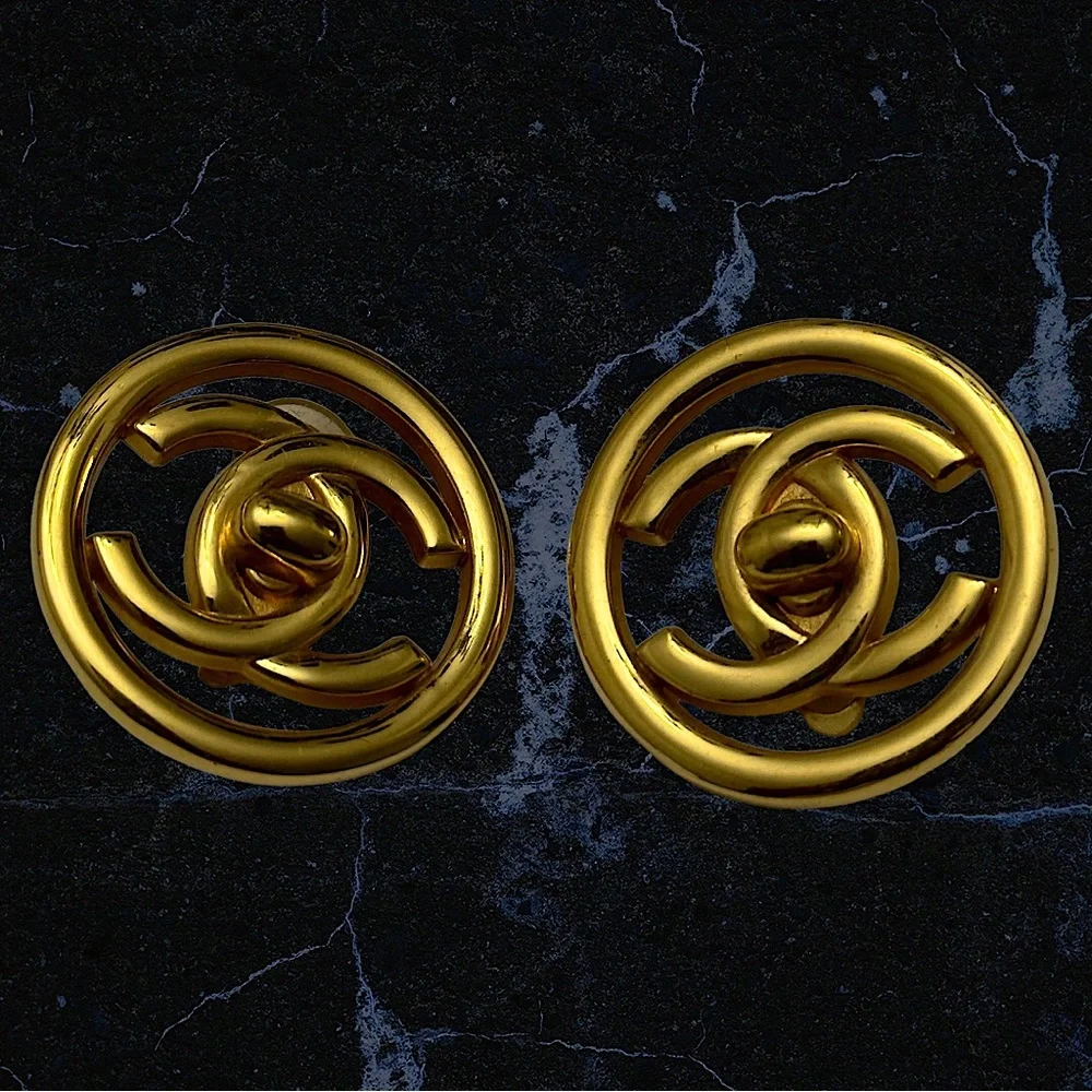 Vintage CHANEL Turnlock Logo Earring - Picture 1 of 7